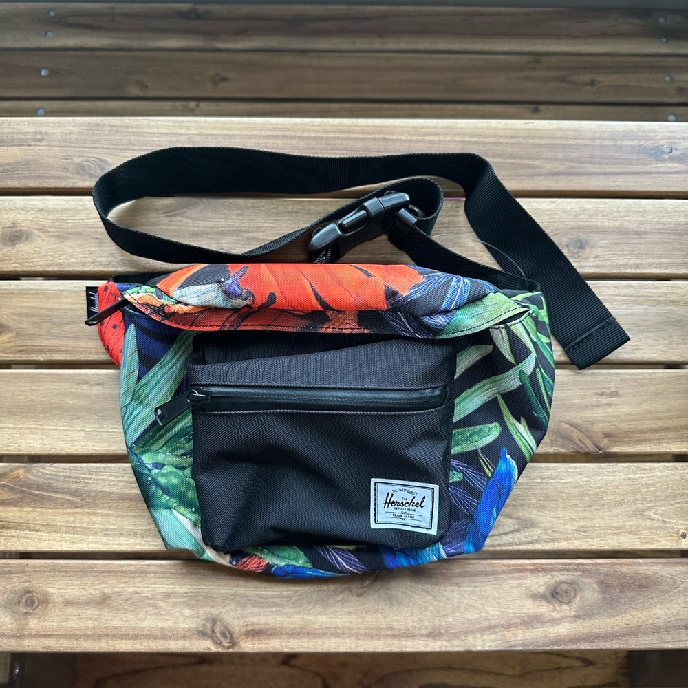 Herschel Supply Company Men's Black and Multicolor Waist Bag